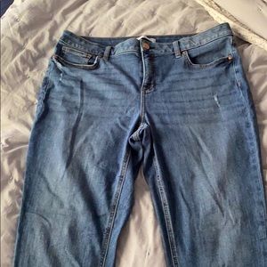 Distressed skinny crop